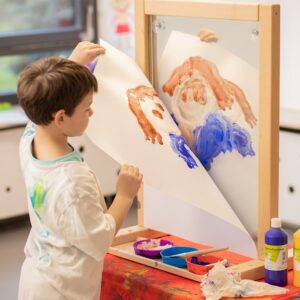 art therapy activities, fostering creative growth and self-expression